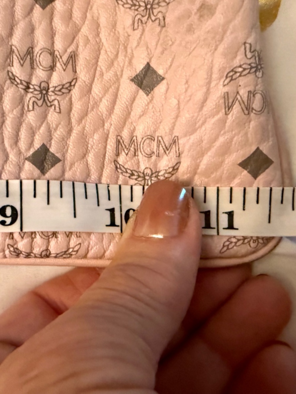 MCM Visetos pebble leather pink crossbody bag - Picture 5 of 7